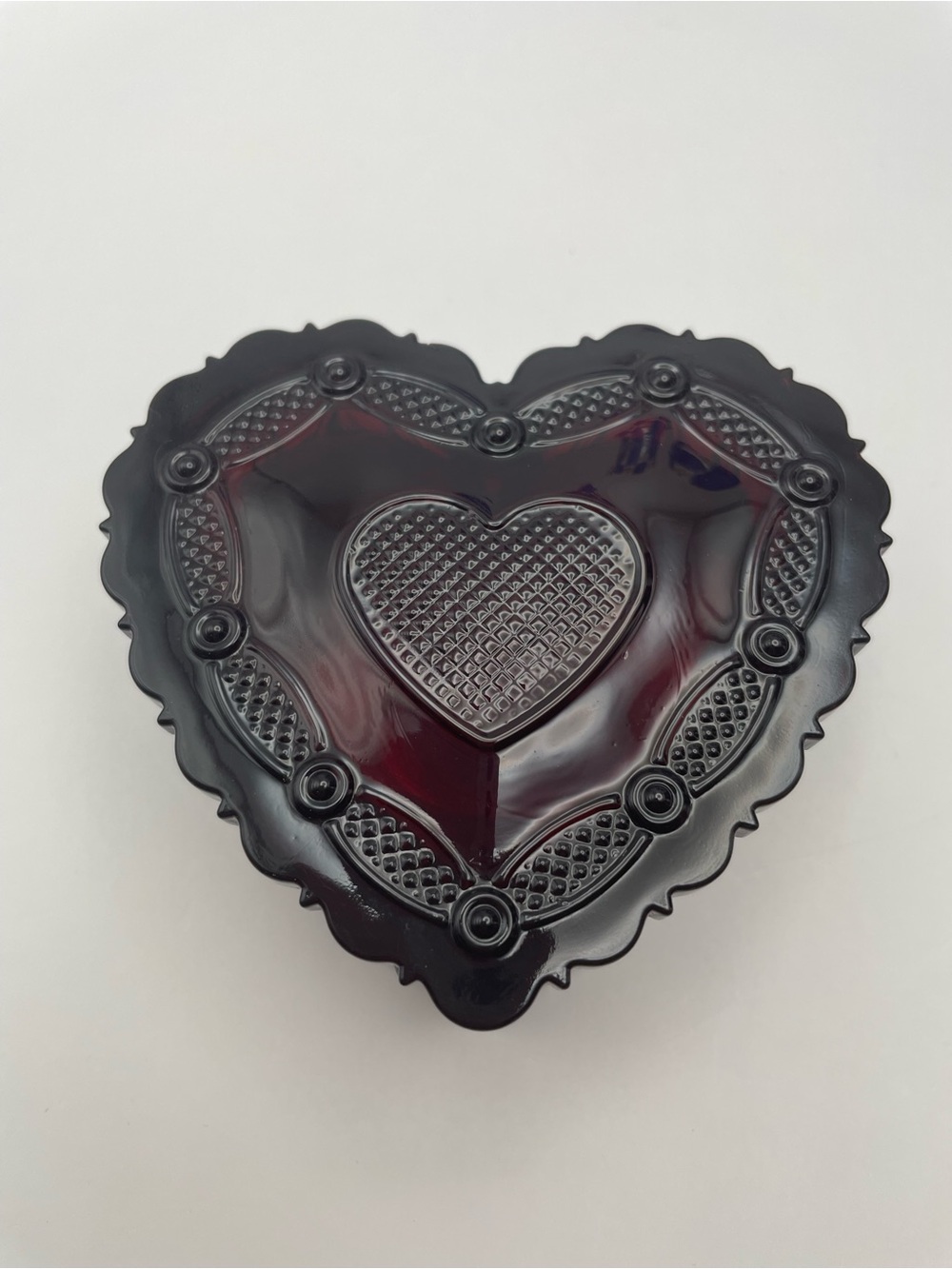 Avon, 1876 Cape Cod Heart Shaped Trinket Box, Royal Ruby Red, with Lid